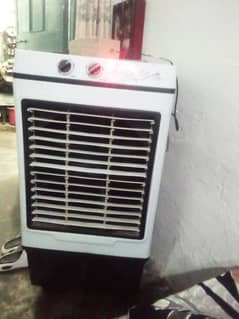 12 volt air cooler with supply