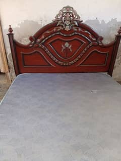 queen size bed