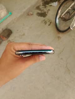 iphone x 10/9condition h box sath h charger b sath h PTA approved h.
