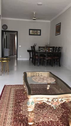 Dinning table only 5 month use