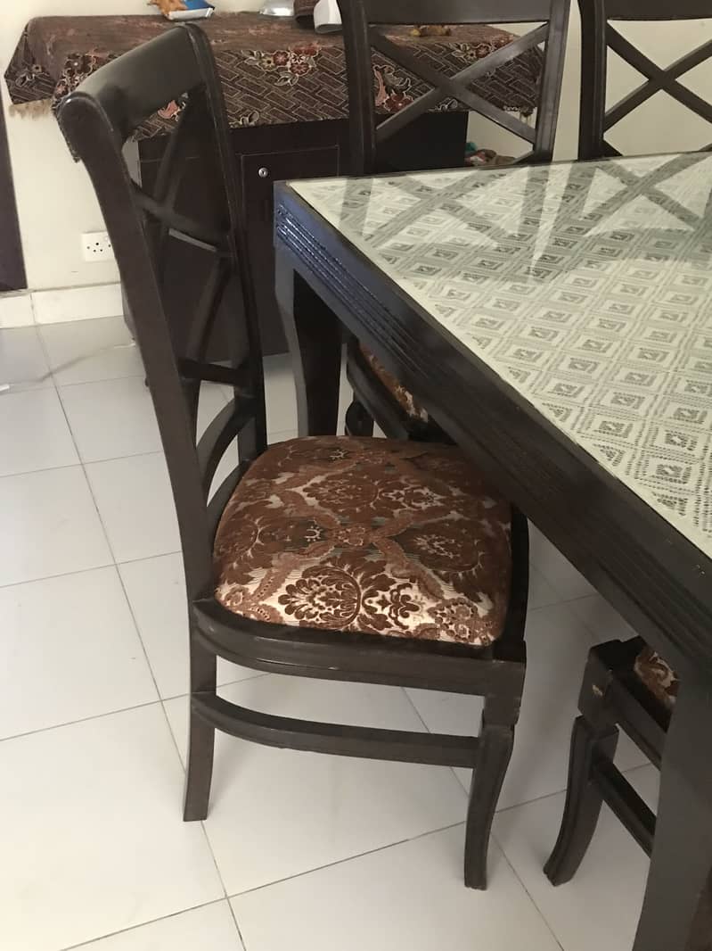 Dinning table only 5 month use 2