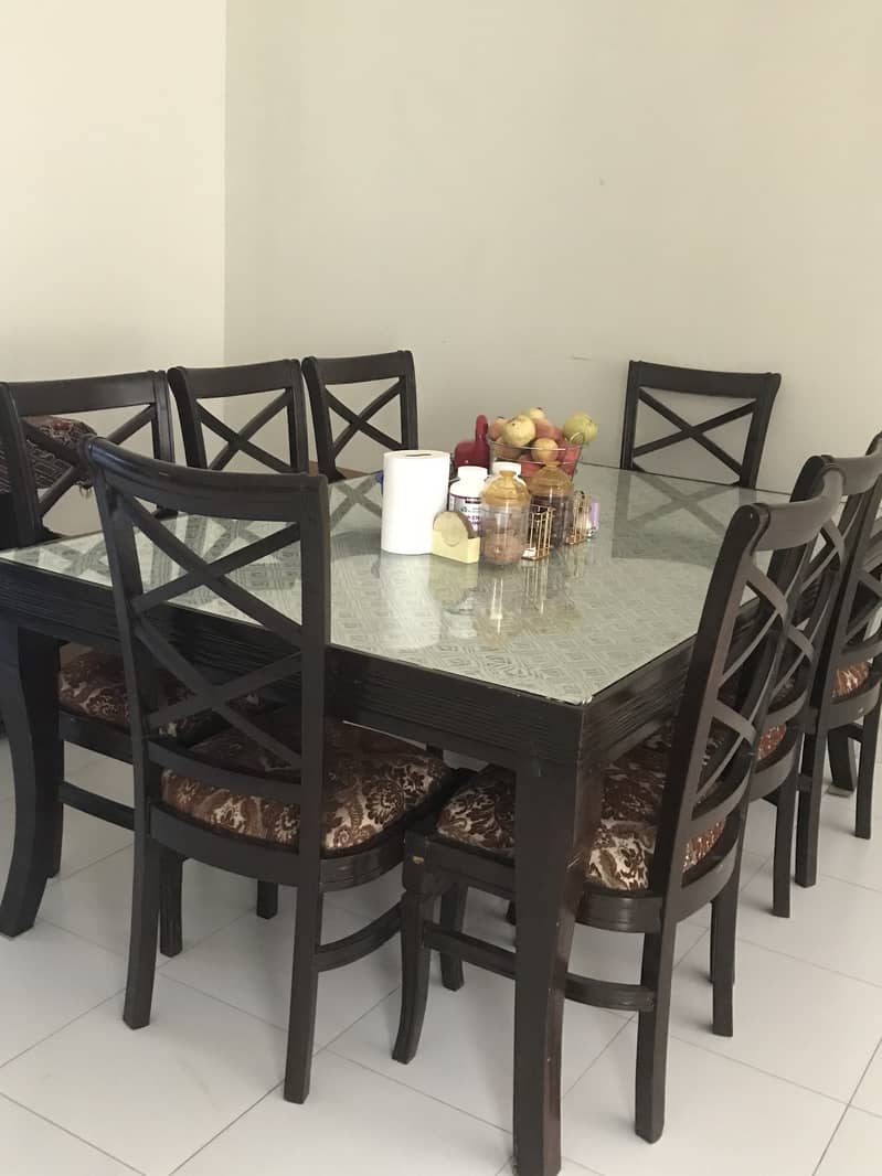 Dinning table only 5 month use 4