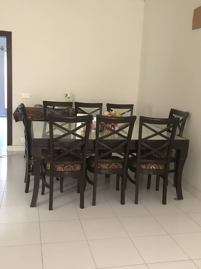 Dinning table only 5 month use 5