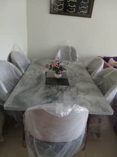Dining table woth 6 chairs