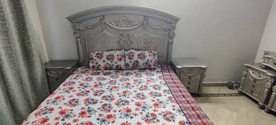 Bed set with mattress