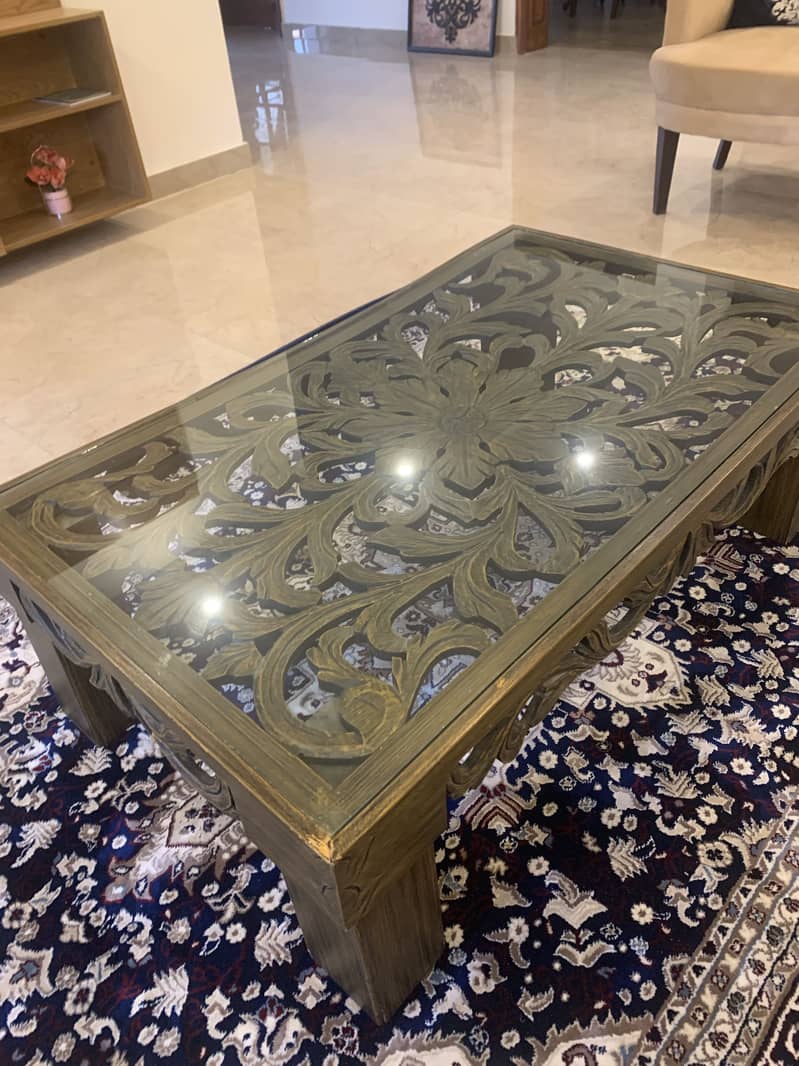 centre table with two side tables 0