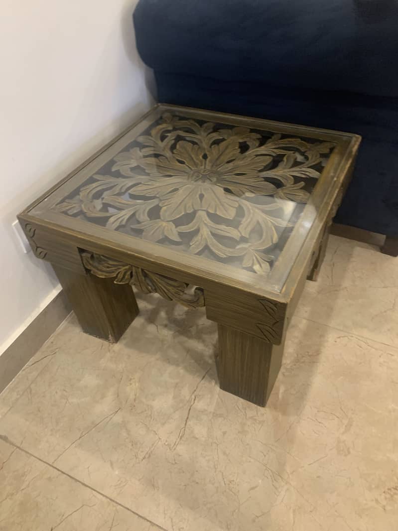 centre table with two side tables 5