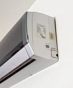 for sale Gree Ac inverter 1 ton just like brand new