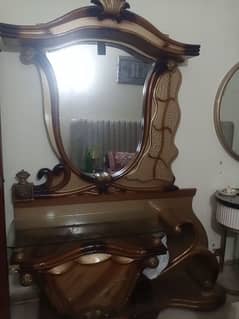 Dressing table