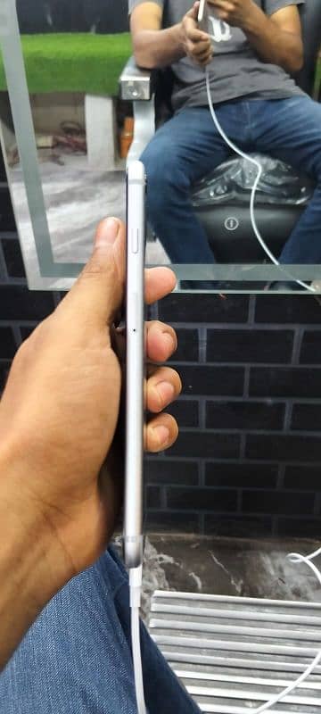 iphone 6 Plus 64gb non PTA exchange possible with android 4