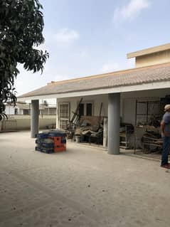 Commercial space Tripple Storey 500 Square Yards House Available In Gulshan-e-Iqbal - Block 7 For rent