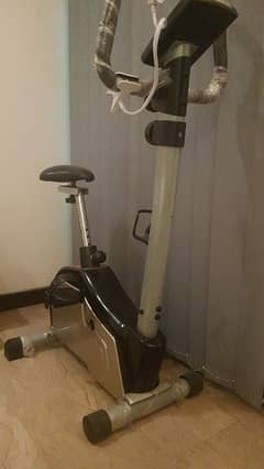 EXERCISE BIKE LIKE NEW CONDITTION