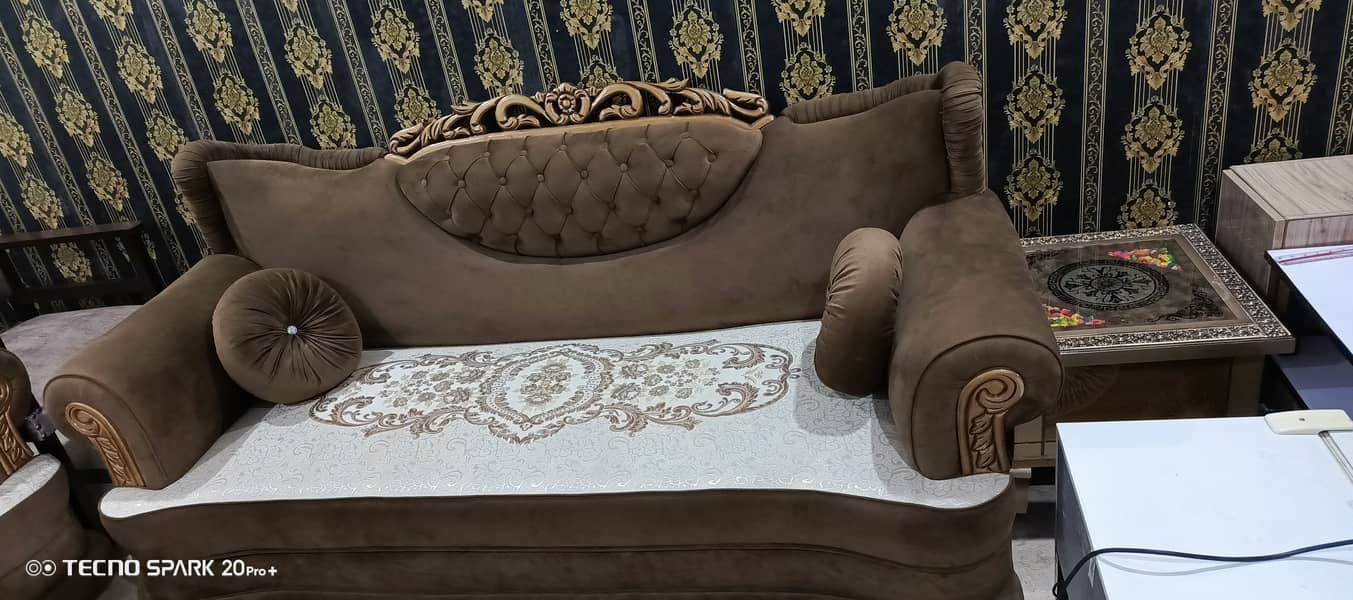 new 5 seater sofa with 2 side table and one main table 1