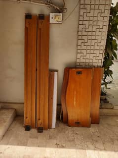 Single bed (panel, frame only) as per pictures.