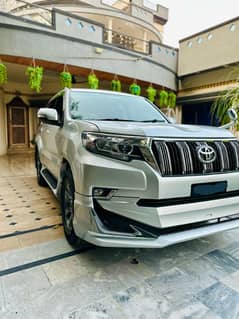 Toyota Land Cruiser 2003 upleft 2020 model