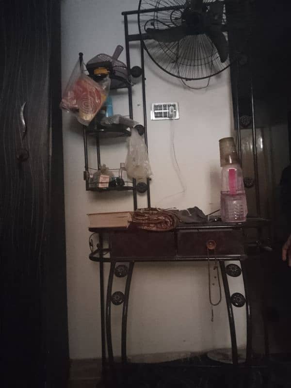 dressing table 1
