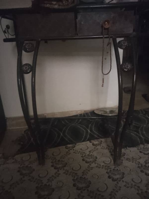 dressing table 2