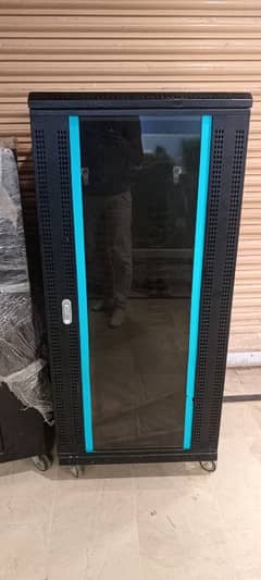 24 U Server Rack (Wheel Base)