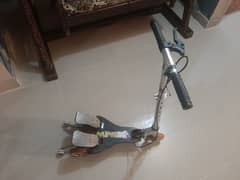 Scooties cycle compleatly matel very strong