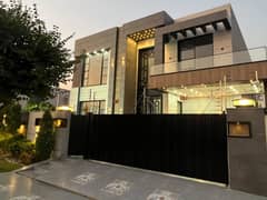 4 Bed 10 Marla House For Sale In Ex Air Avenue DHA Phase 8 Airport Road Lahore.