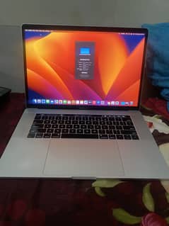 MacBook Pro 2017 i7 | 16GB RAM | Dual Graphics | 15” | Excellent