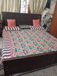 King Bed With One Side Table