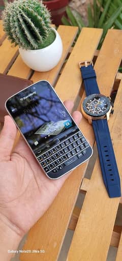 Blackberry Q20 classic In Lush condition. . Pta official approved