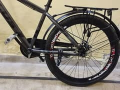 Stylish Black Cycle disbreak and shoks– Excellent Condition, Like New