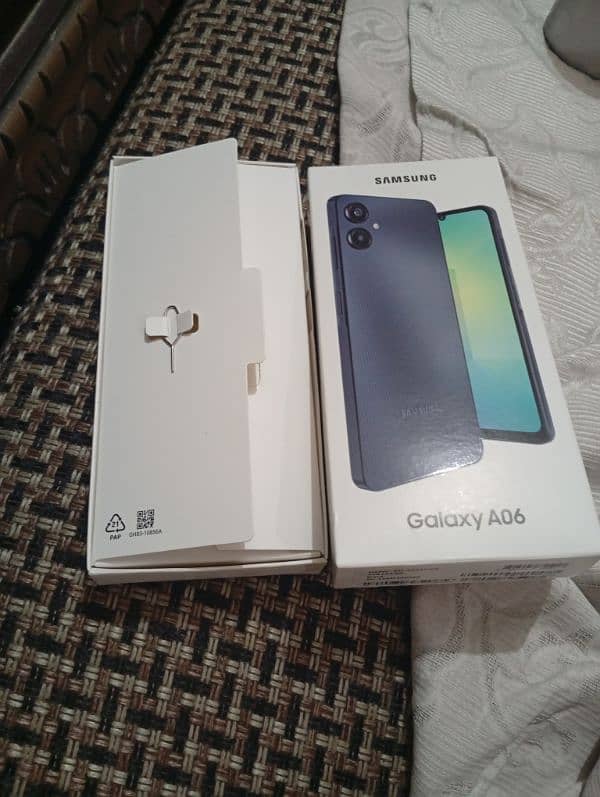 bulkul new mobile hai A06 abie sirf open Kay hai 5