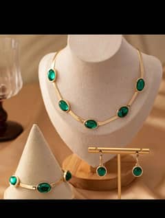 necklace/rings/breclets