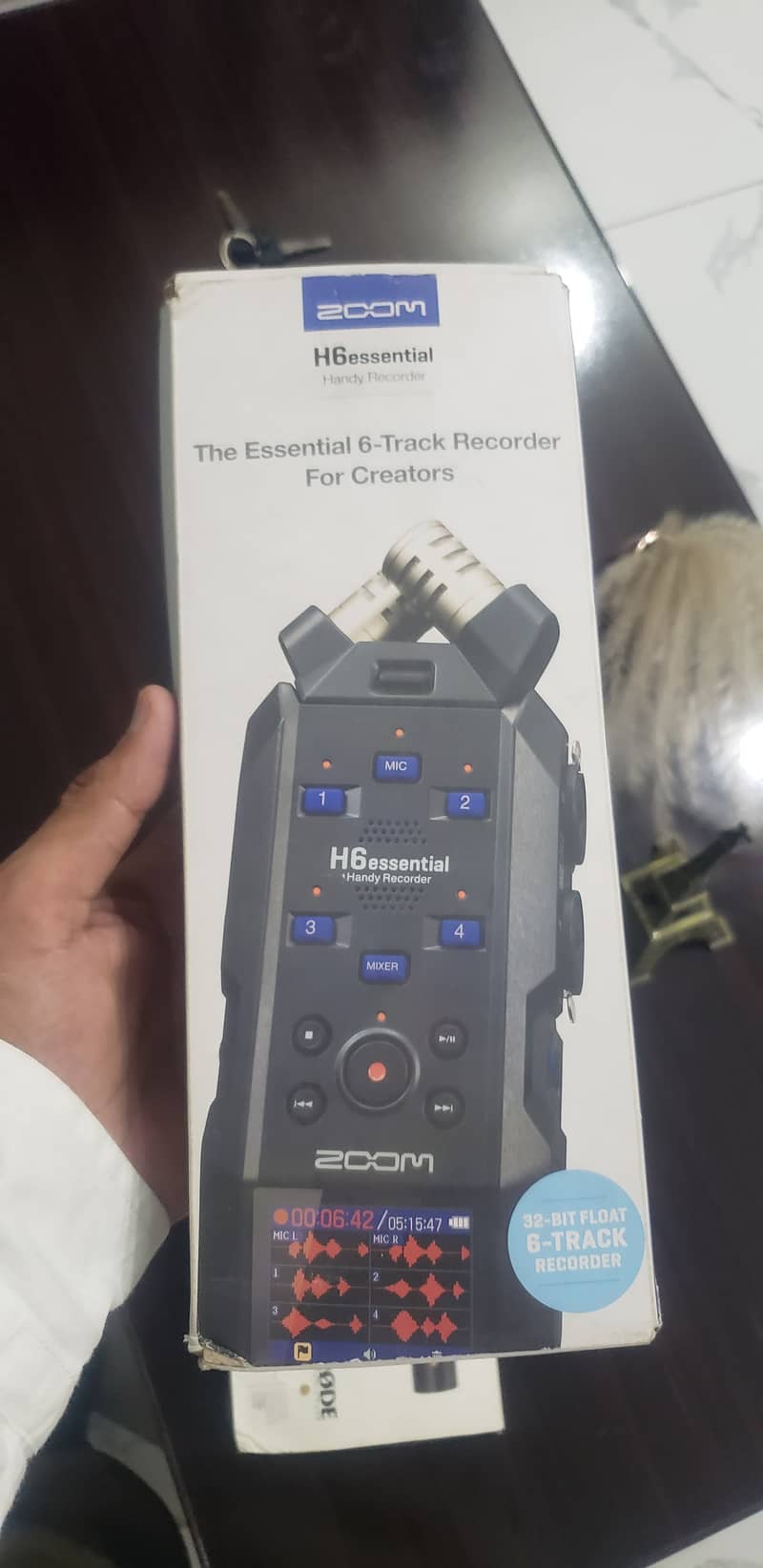Zoom H6 Essential Handy Recorder 32-bit Float 6-Track Recorder 0