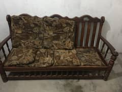 Aik ye pic mei jo h ye h or 2 sath chotey hain 1 seater