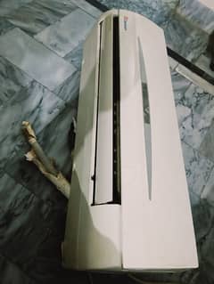 Home Used AC  1 Ton For Sale in Excellent Condition.