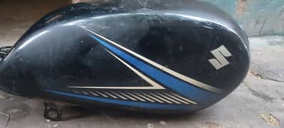 Suzuki gs 150 fuel tank