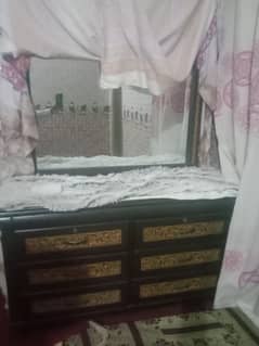 Dreesing table