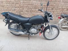 Suzuki GS 150 2023