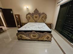 like a brand new room set available for sale