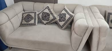 7 Seater Sofa set in very good condition