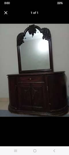 dressing table acchi condition mein