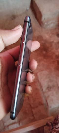 iphone 8.64 gb. non pta. telenor sim working