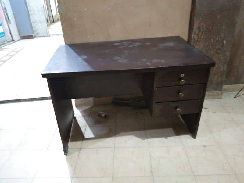 there are 2 tables of same size 6