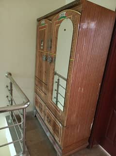 iron Almari sale in good condition