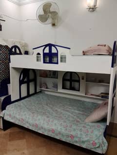 bunk bed,good condition/kids bed