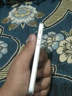 iphone 5s. pta approved.