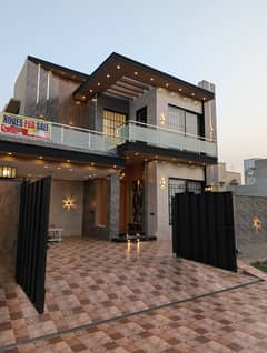 10 MARLA BRAND NEW ULTRA MODERN DESIGN FULLY FURNISHED HOUSE FOR SALE