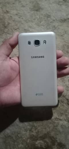 J7 2016 use like new abu ka phone hai full 10/10 hai