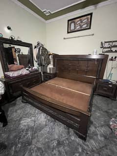 Wooden calafornia king size bed set
