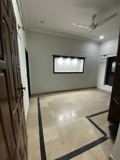 1800 Square Feet Upper Portion In G-13