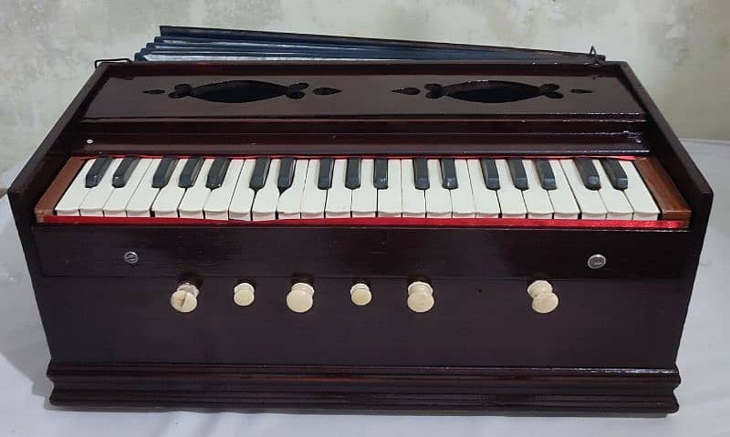 harmonium 9
