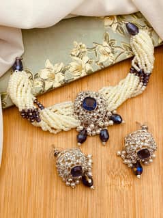 beautiful choker set